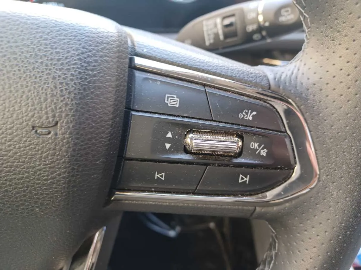 Car image 22