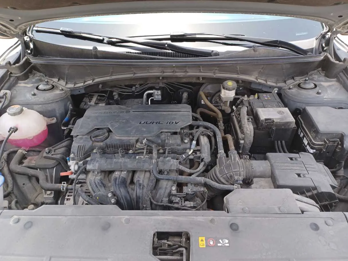 Car image 28