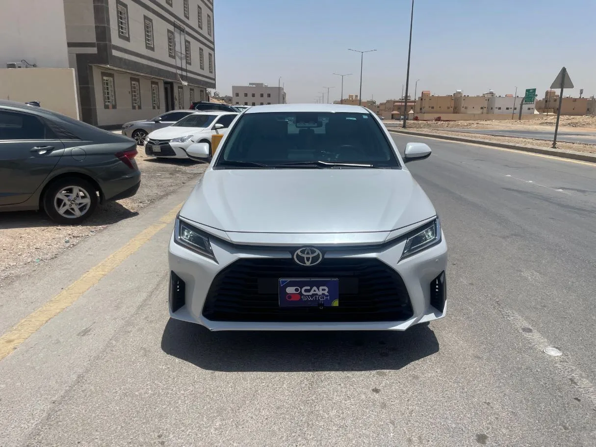 Car image 2