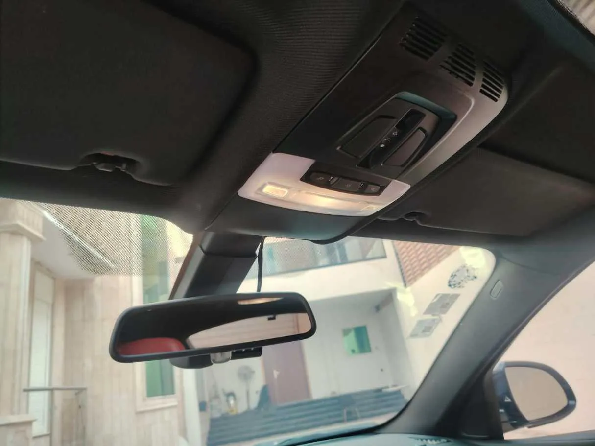 Car image 35