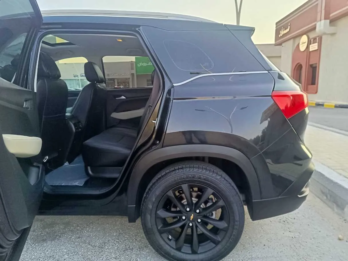 Car image 17