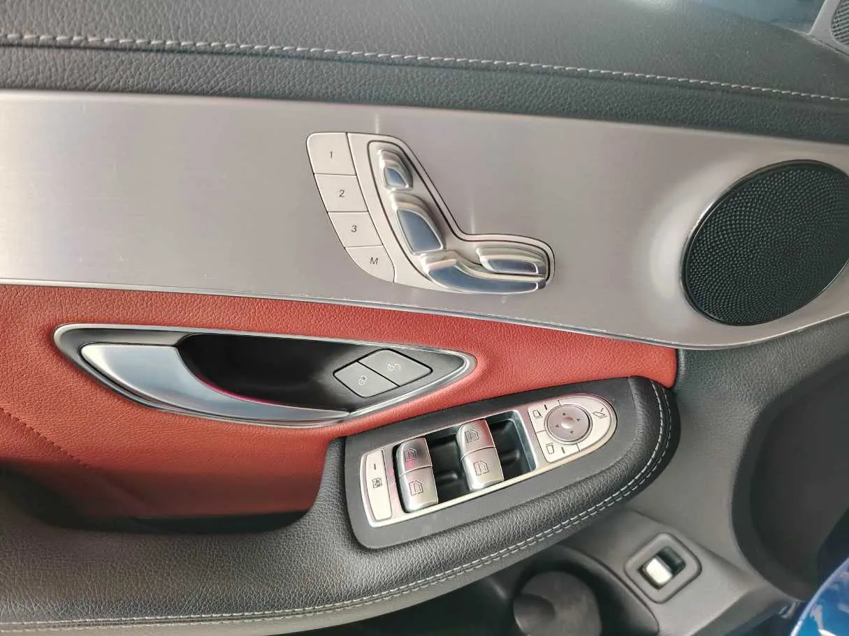 Car image 35