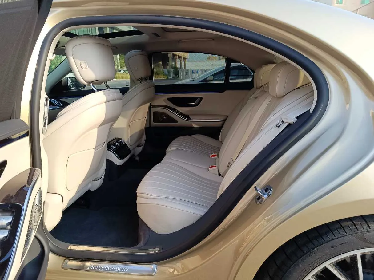 Car image 20