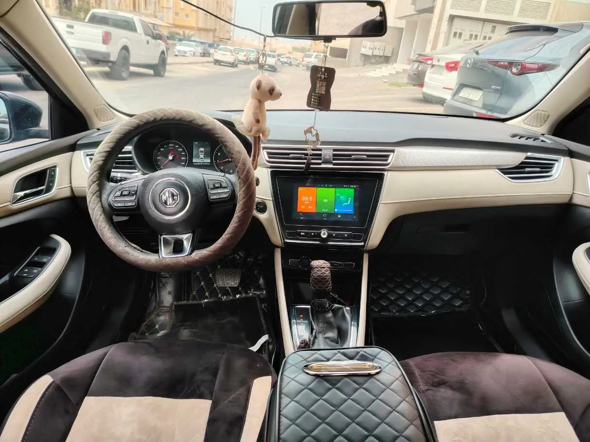 Car image 21