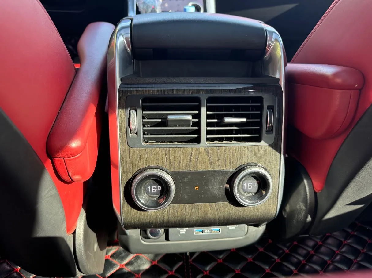 Car image 23