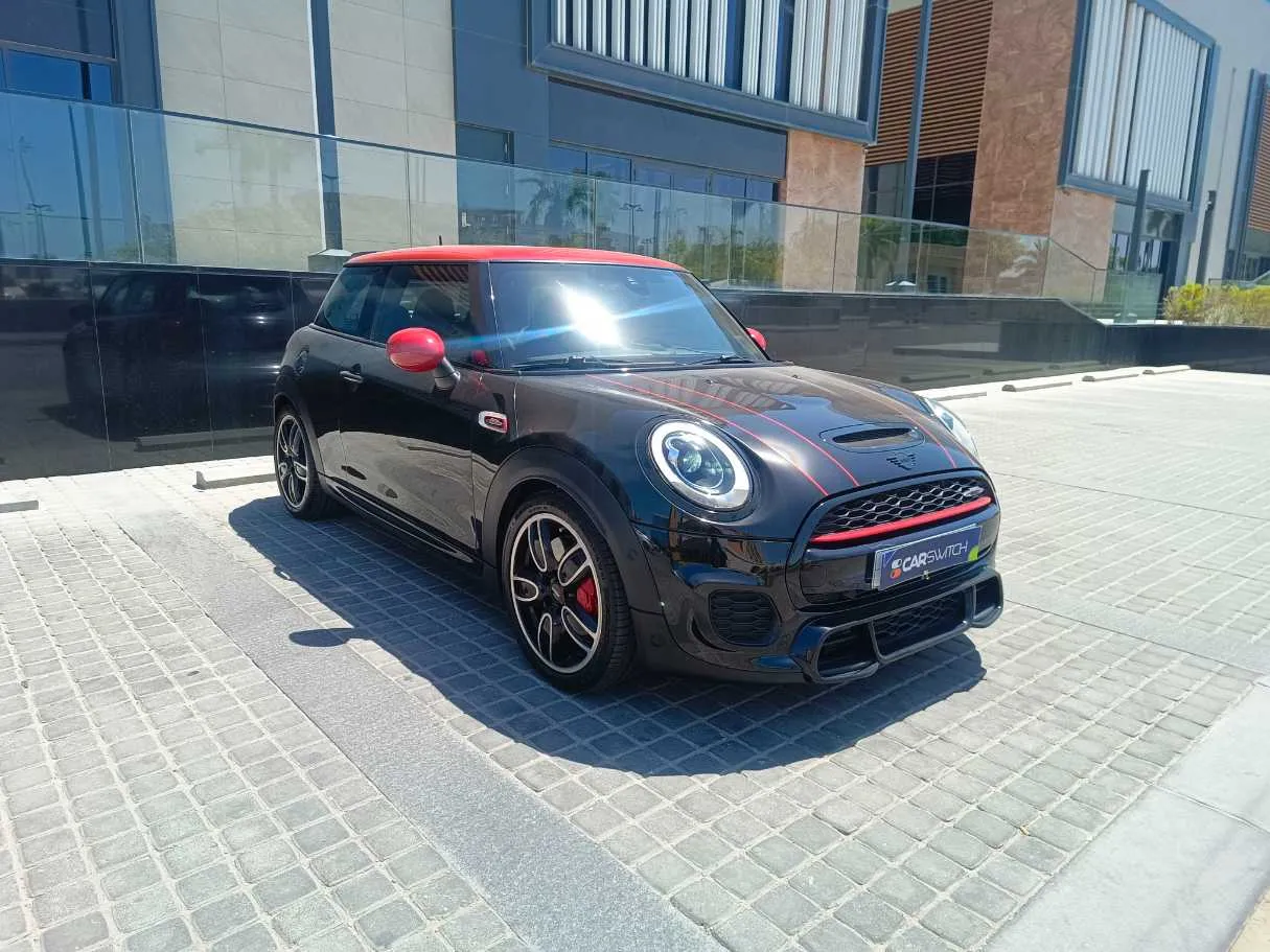 Car image 3