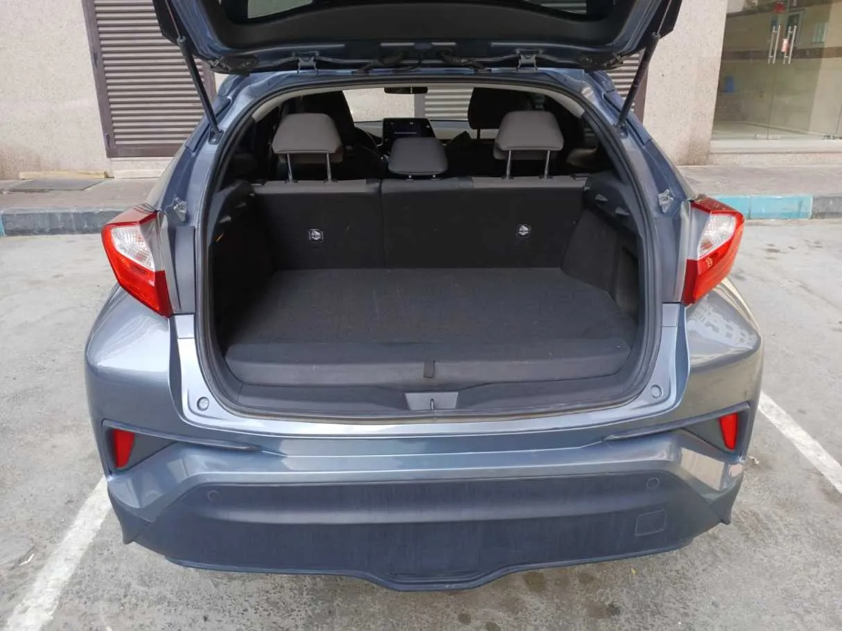 Car image 19