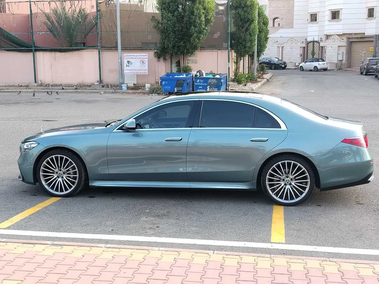 Car image 8