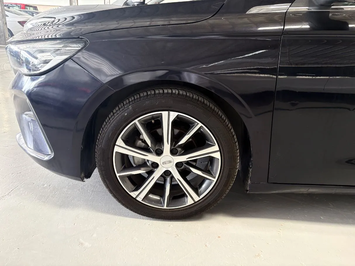 Car image 7