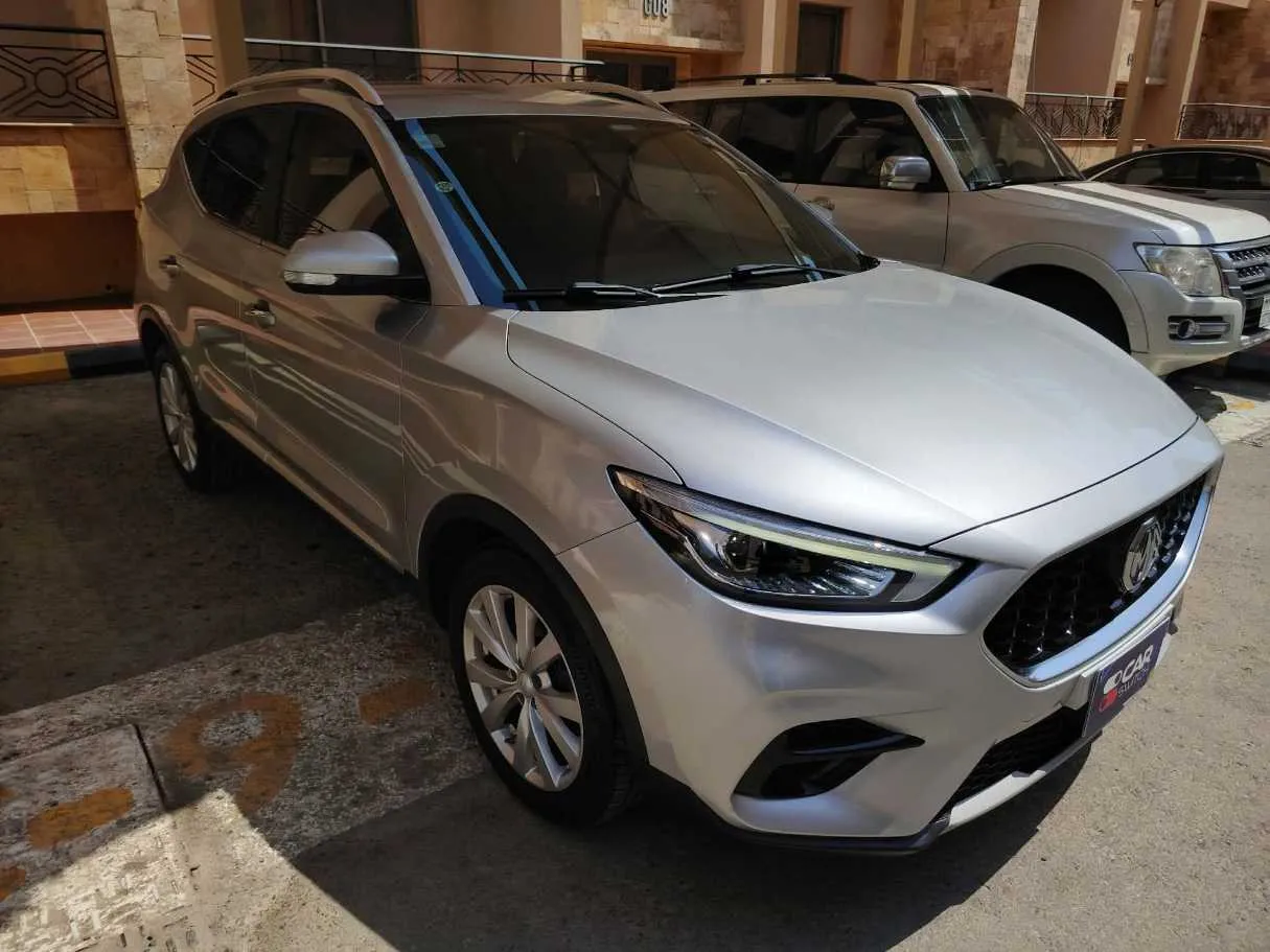 Car image 3