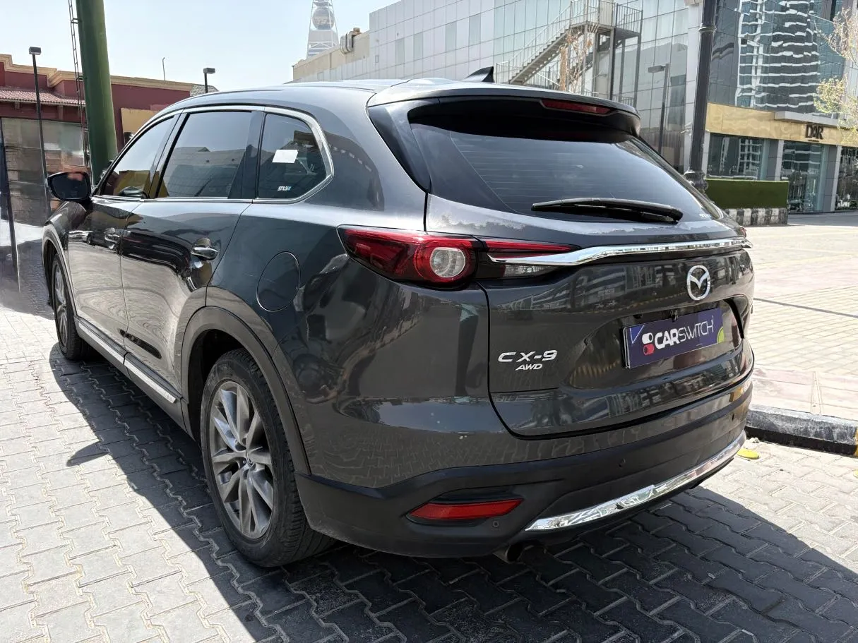 Car image 7