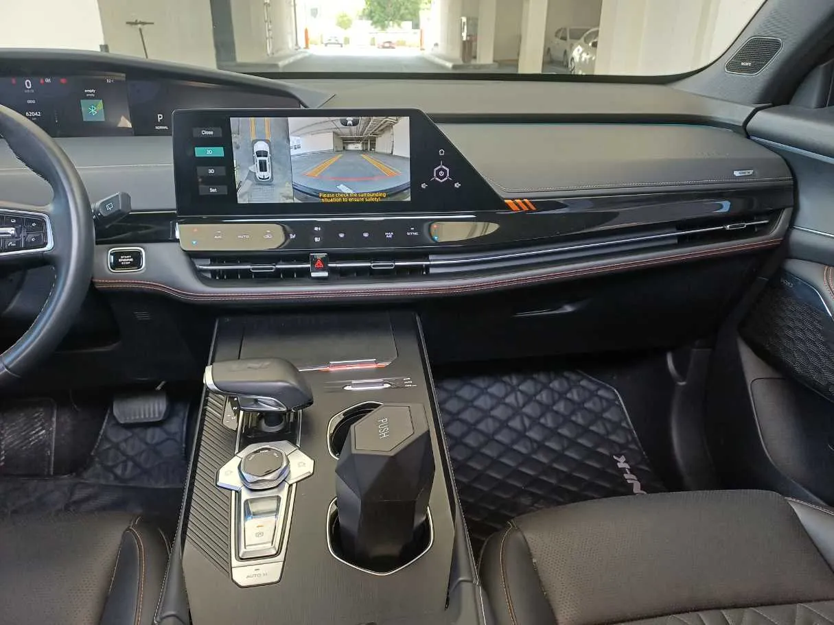 Car image 15