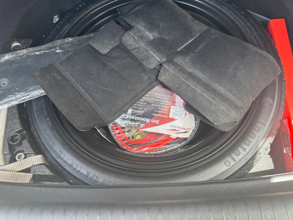 Car image 21