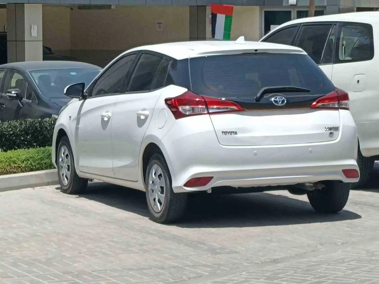 Car image 2