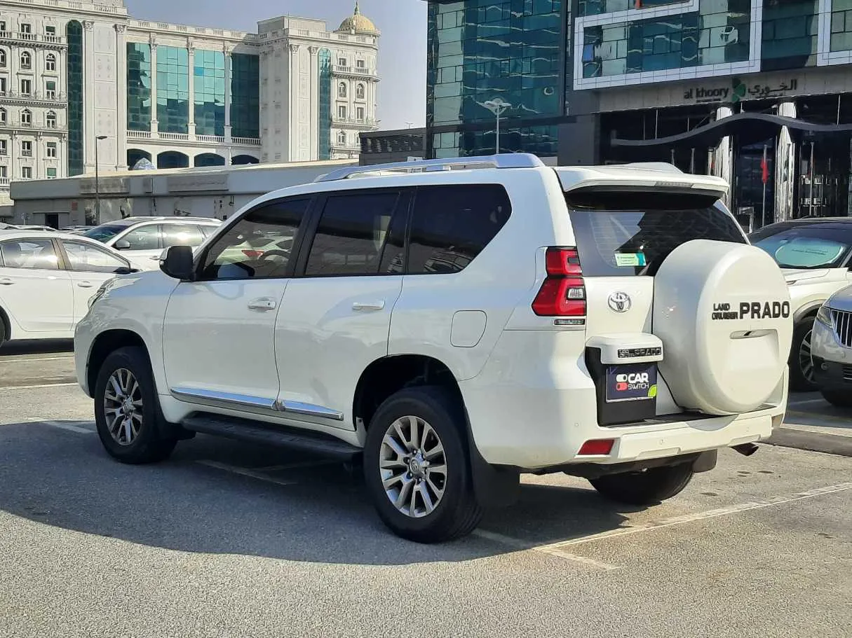 Car image 7