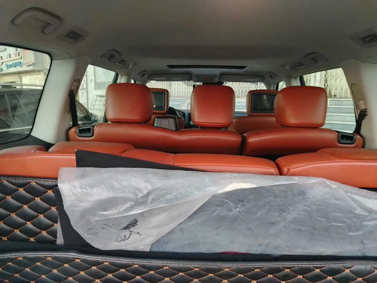 Car image 40