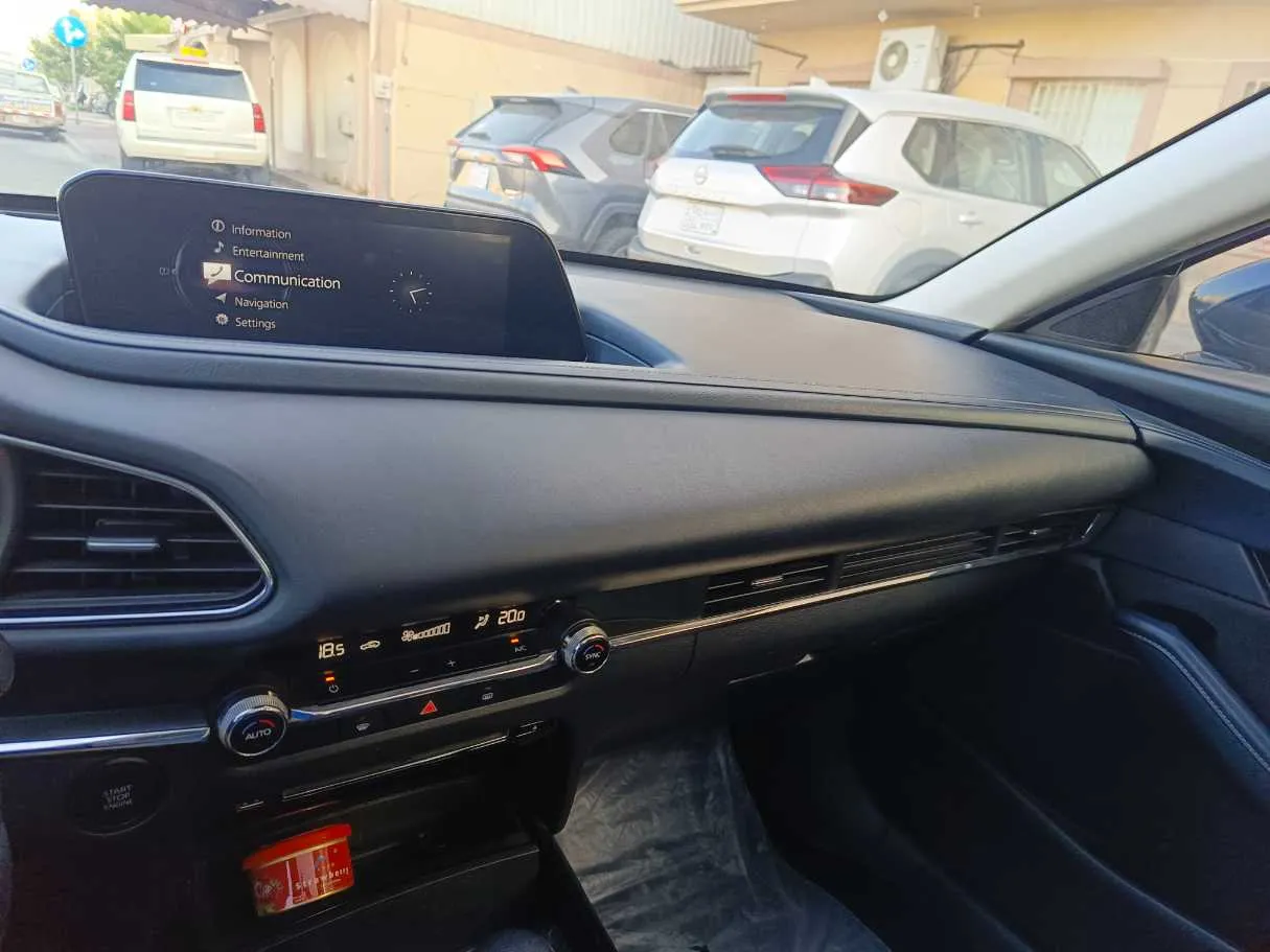 Car image 24
