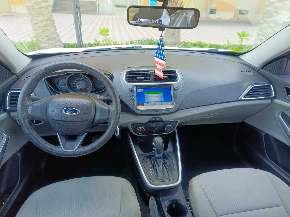 Car image 21
