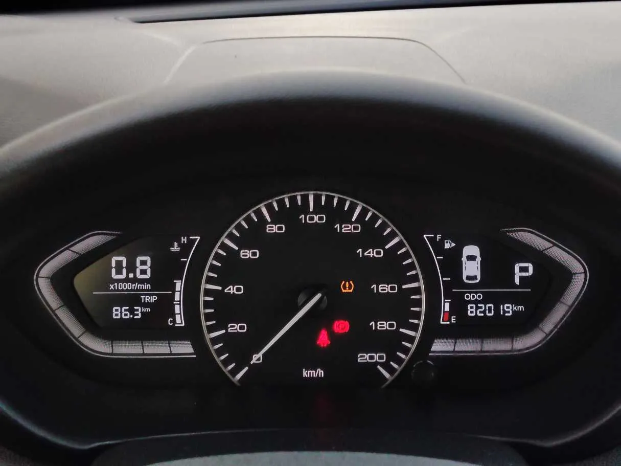 Car image 24