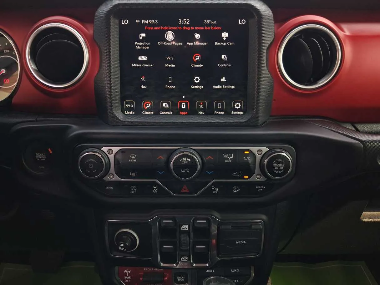 Car image 14