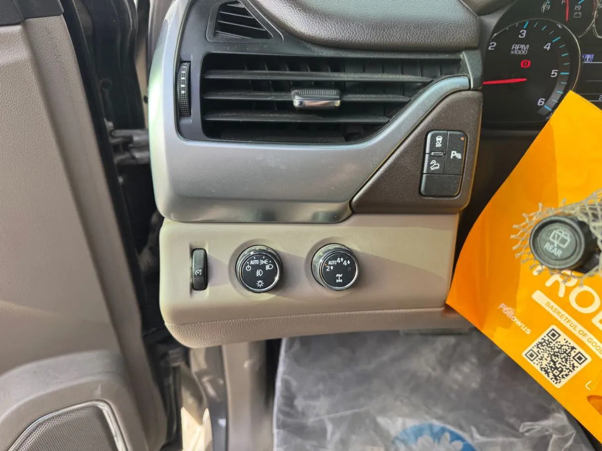 Car image 19