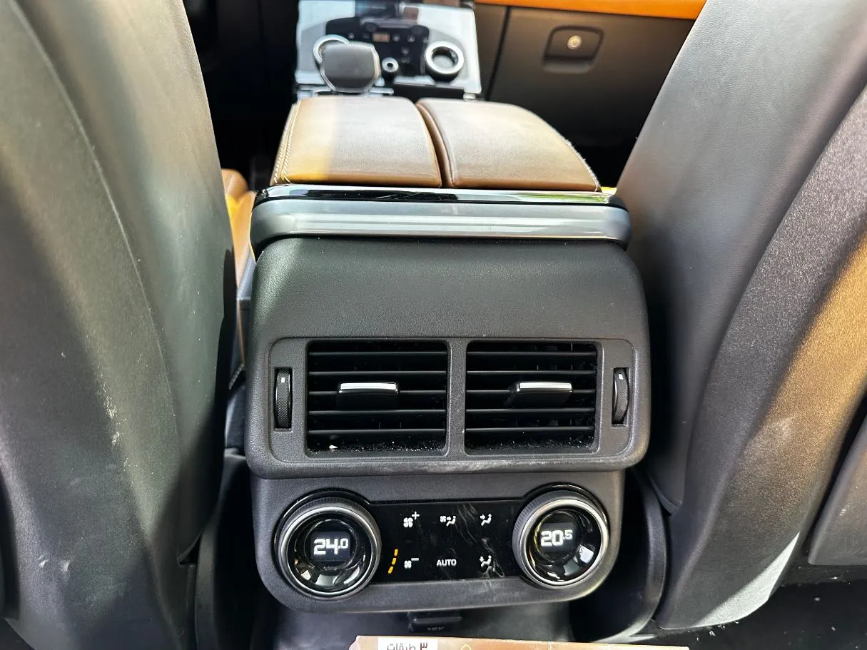 Car image 26