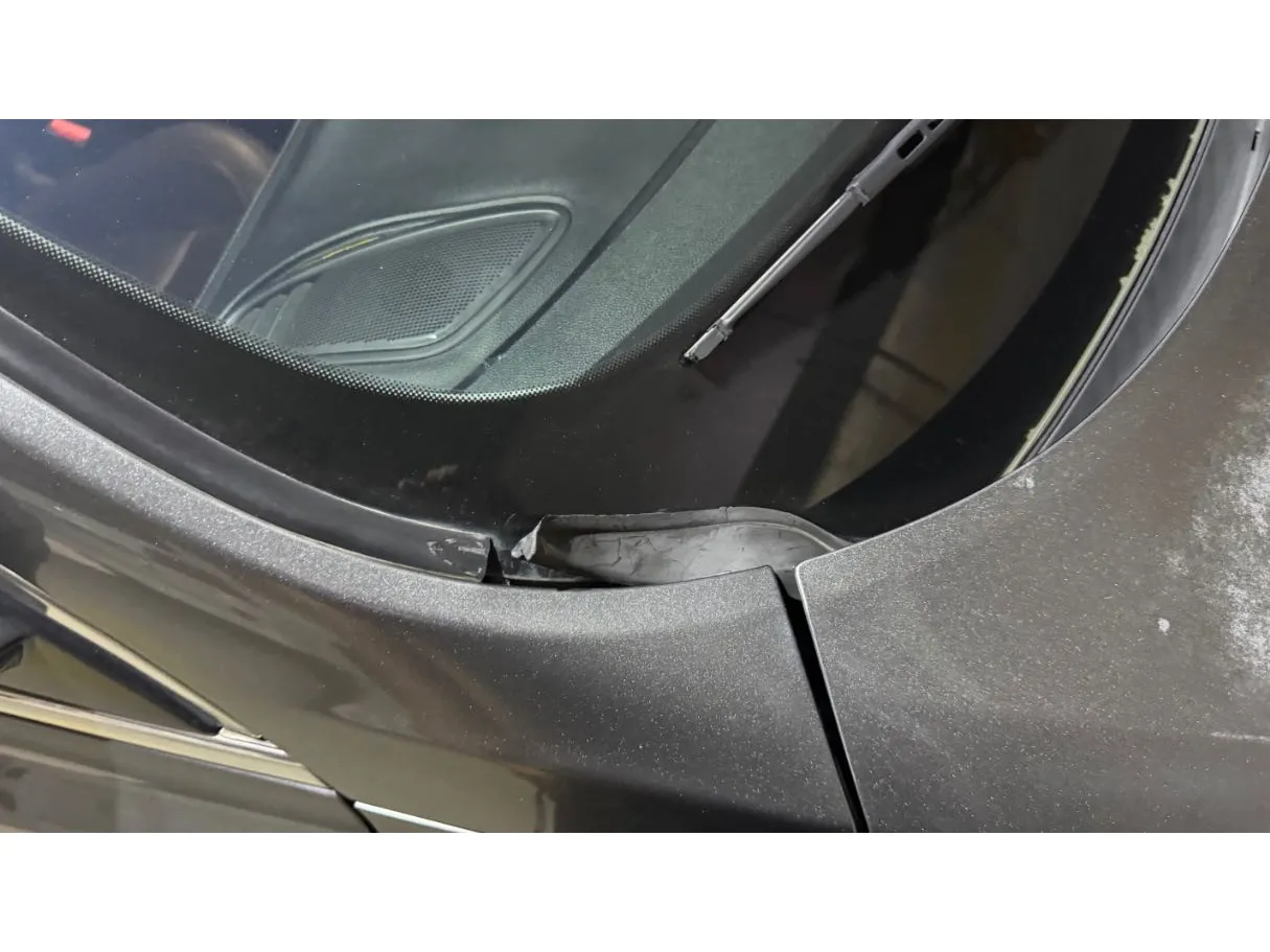 Car image 27