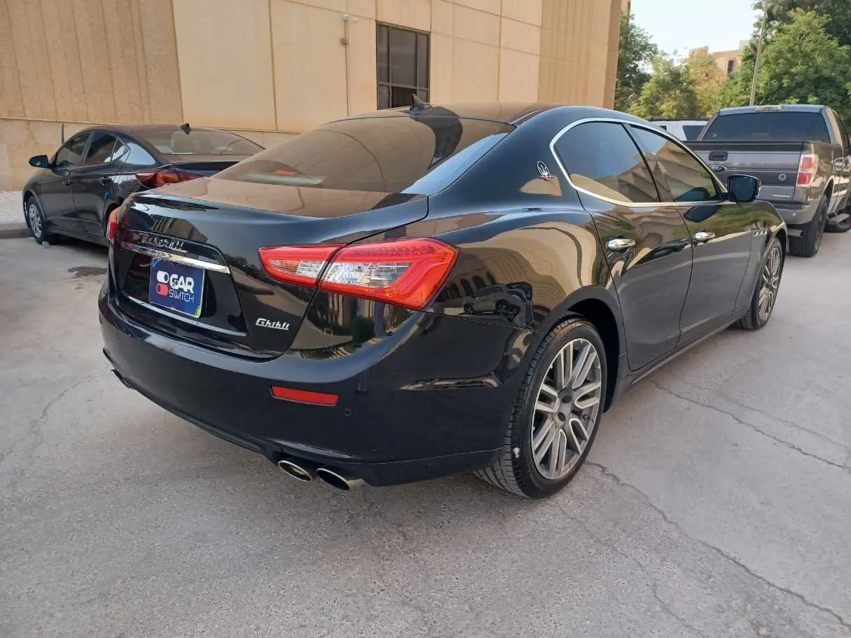Car image 5