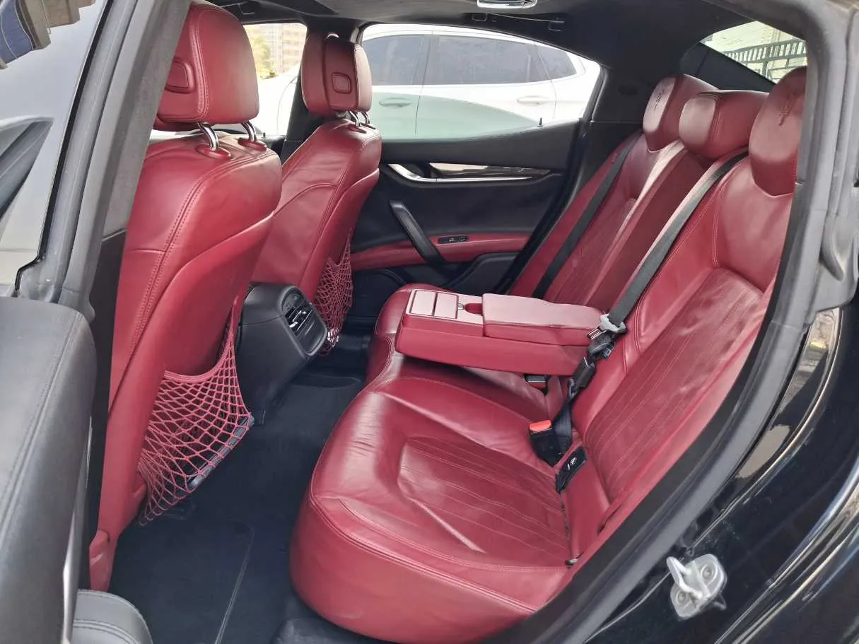 Car image 13