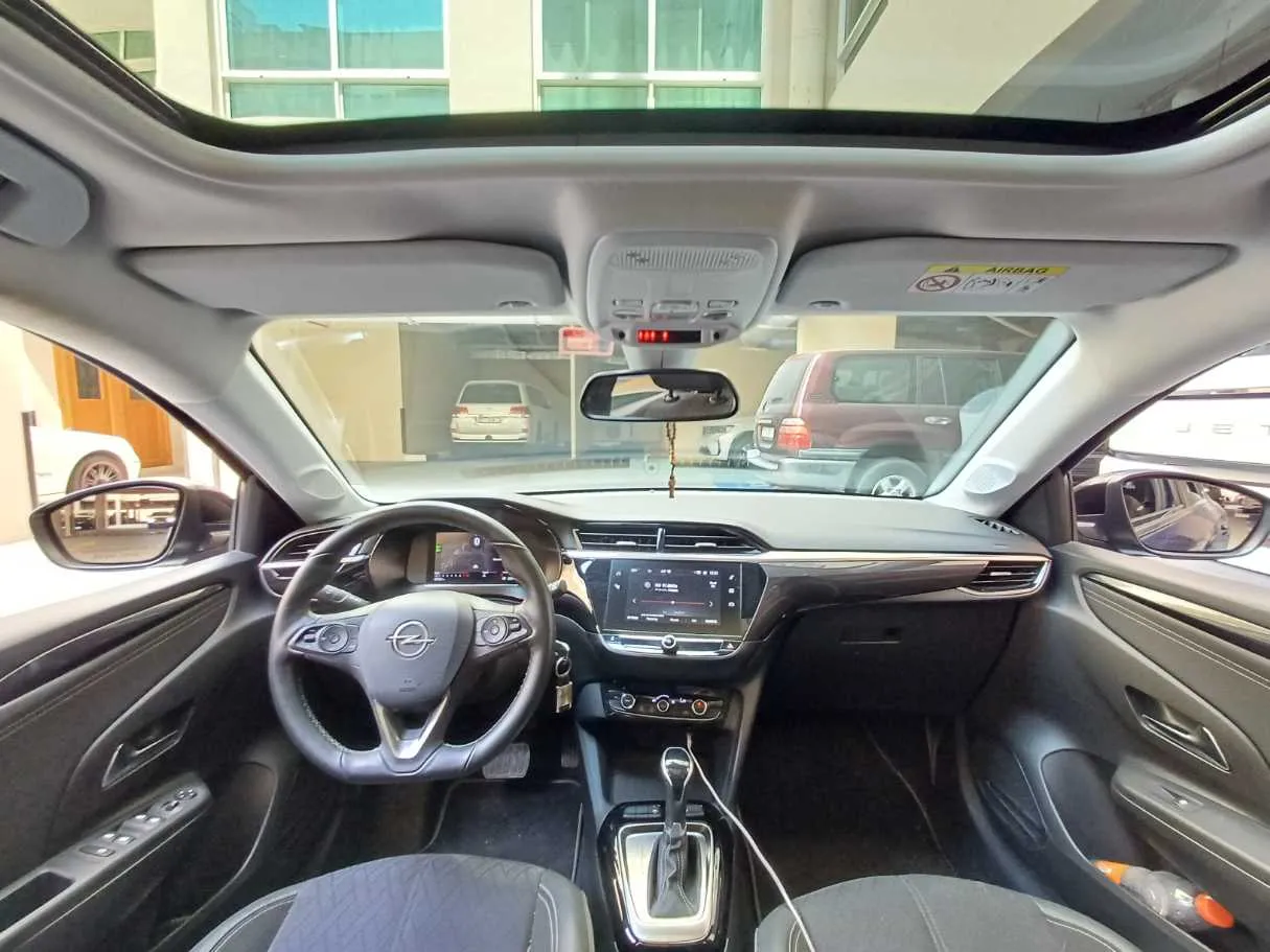Car image 14