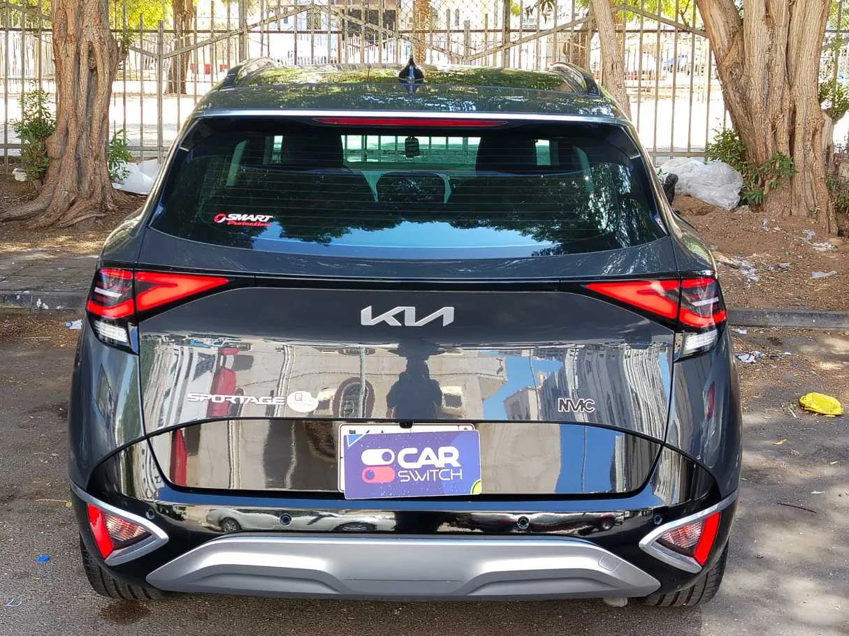 Car image 7