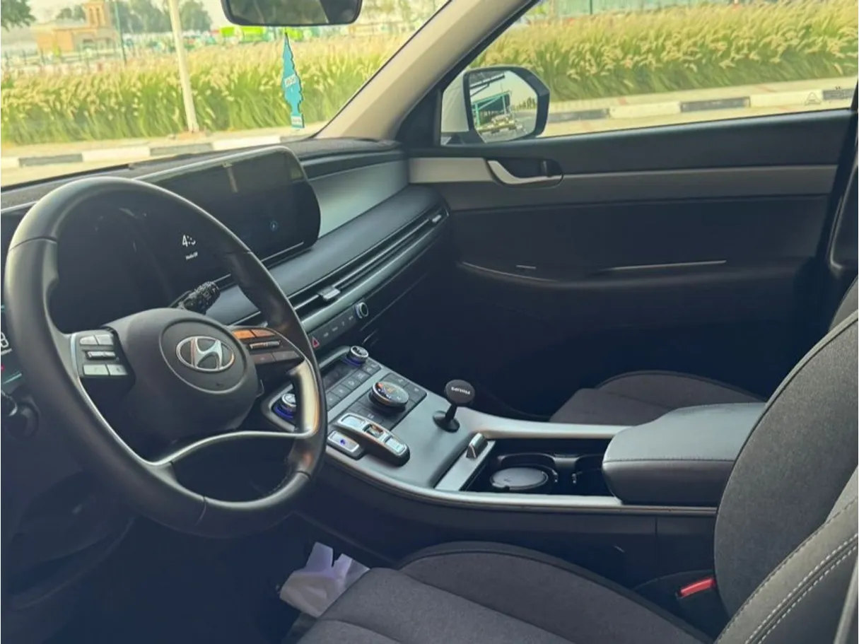 Car image 7