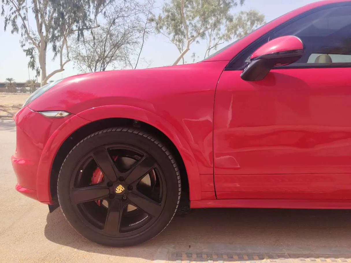 Car image 9
