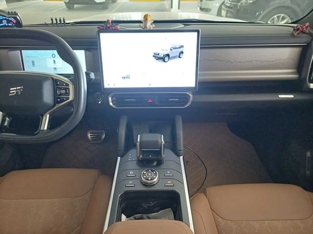 Car image 17
