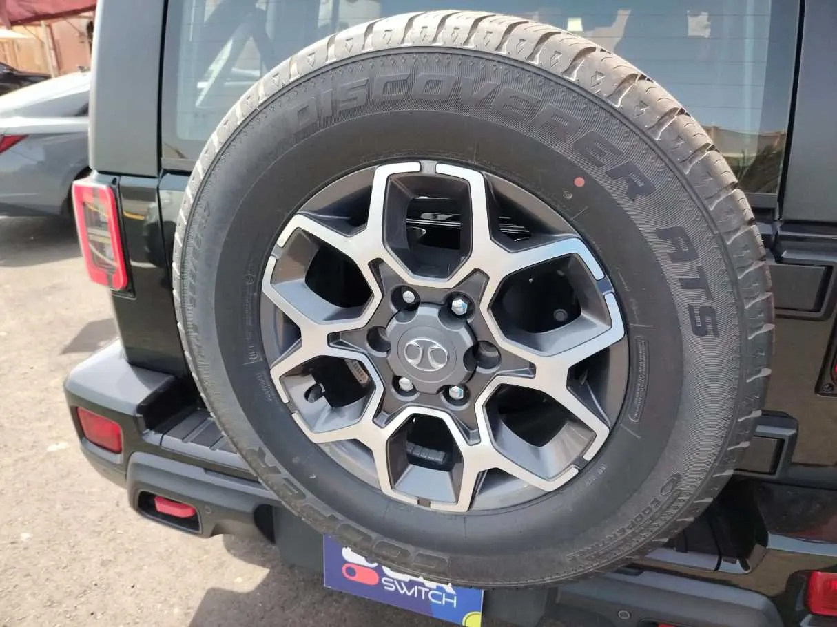 Car image 35