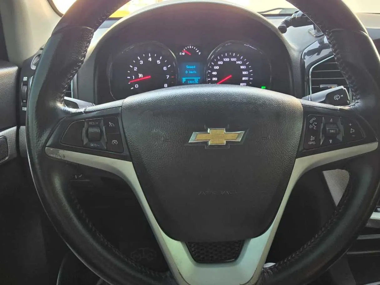 Car image 18
