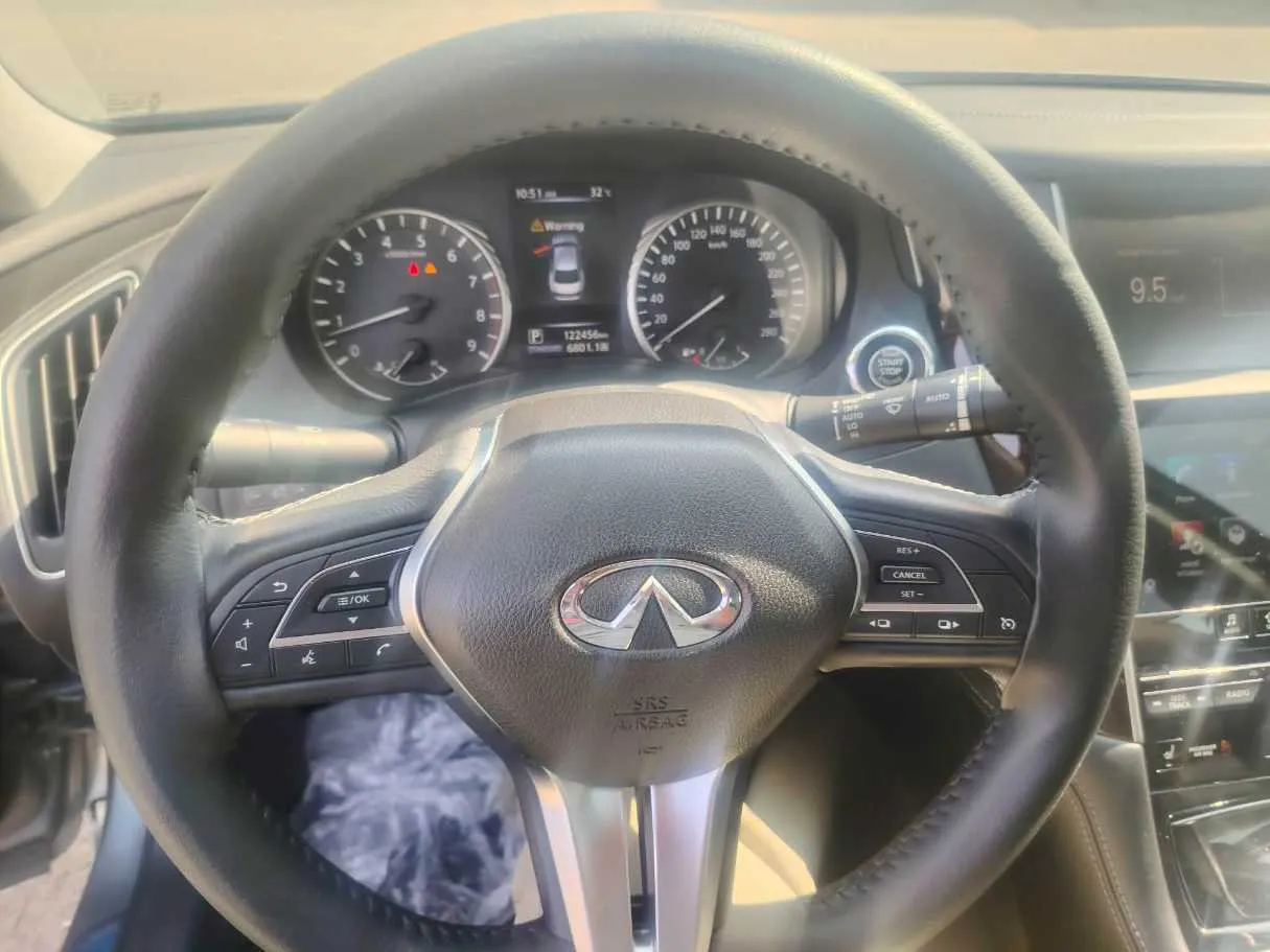 Car image 25