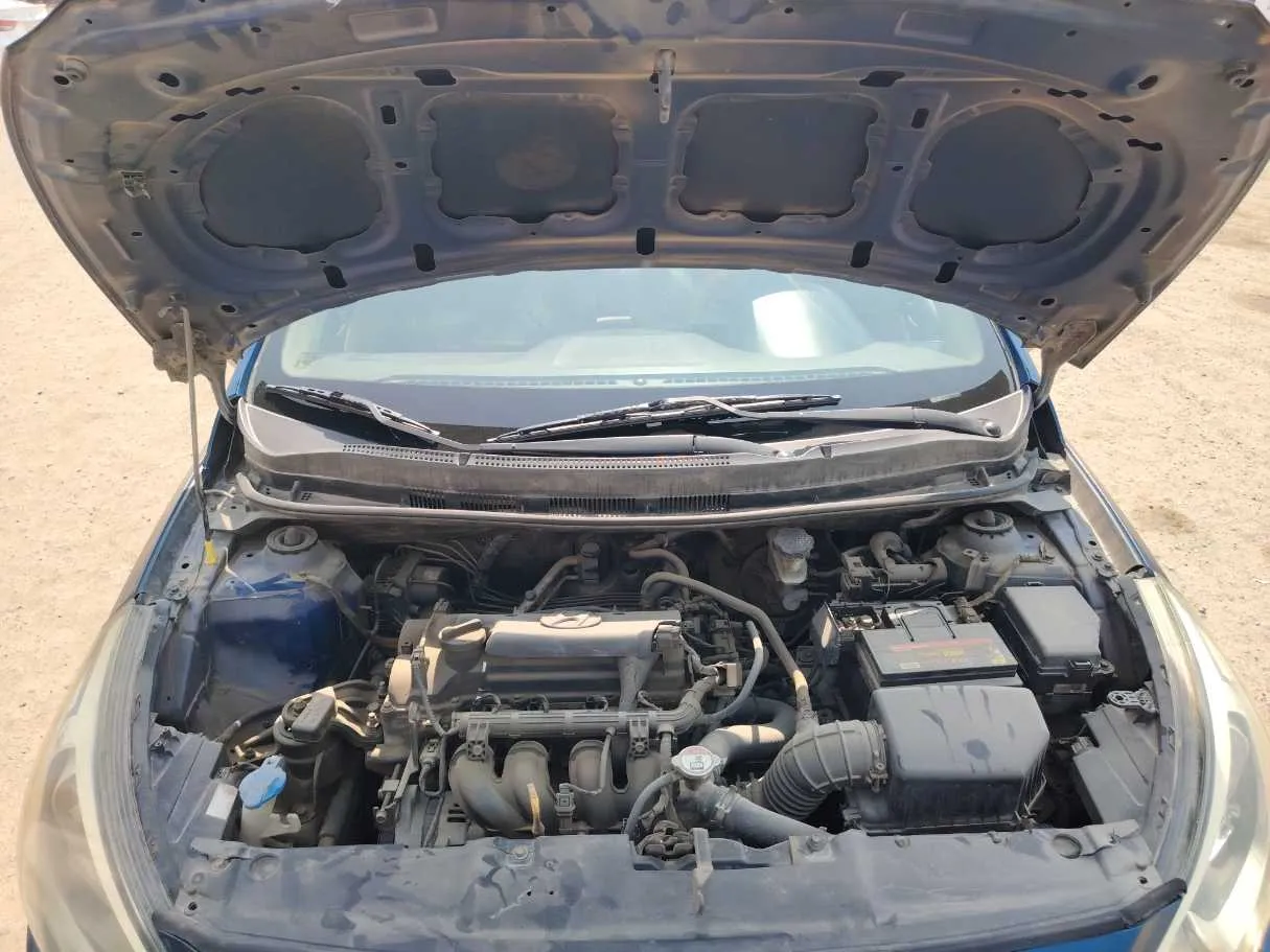 Car image 26