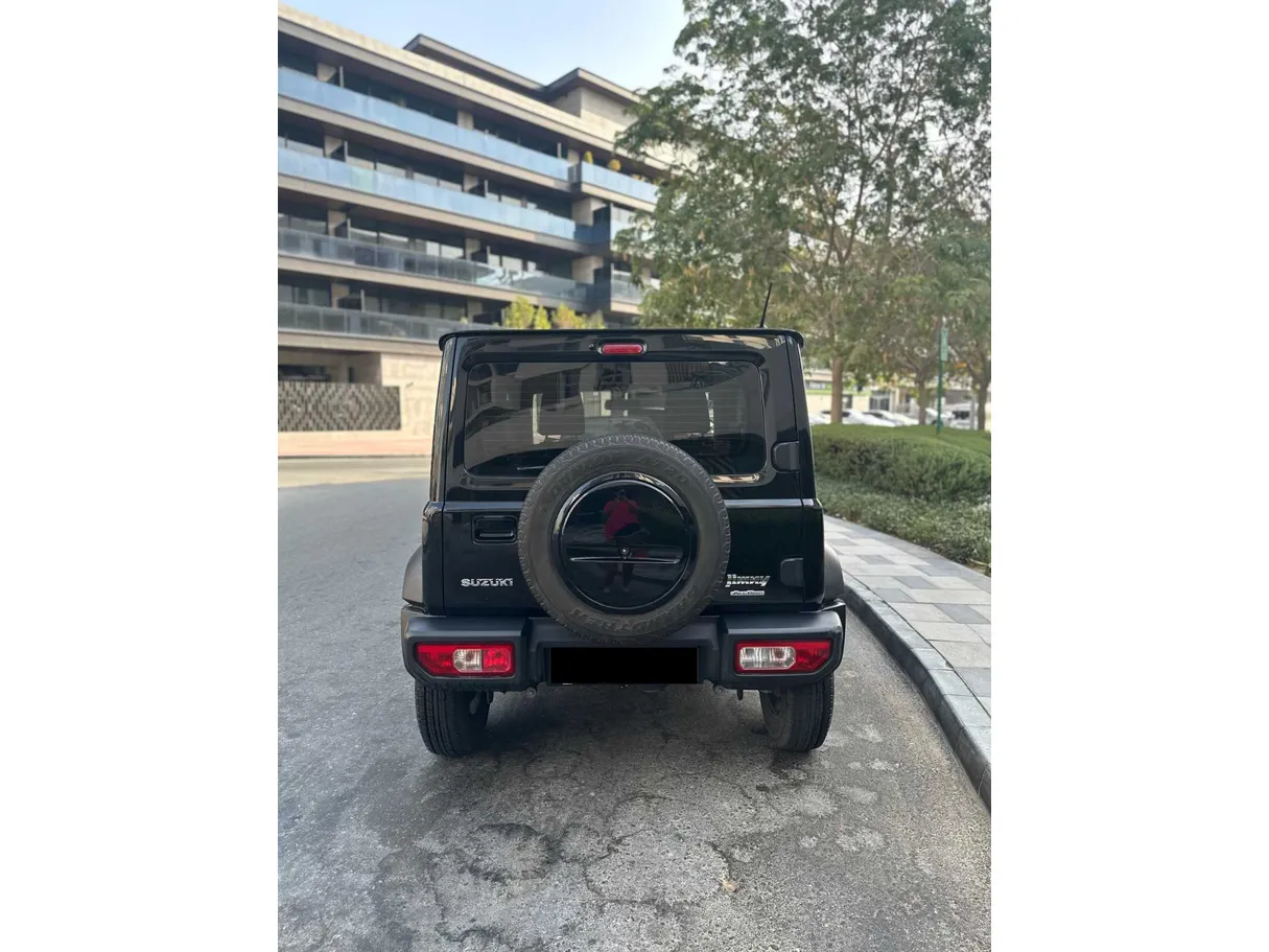 Car image 4