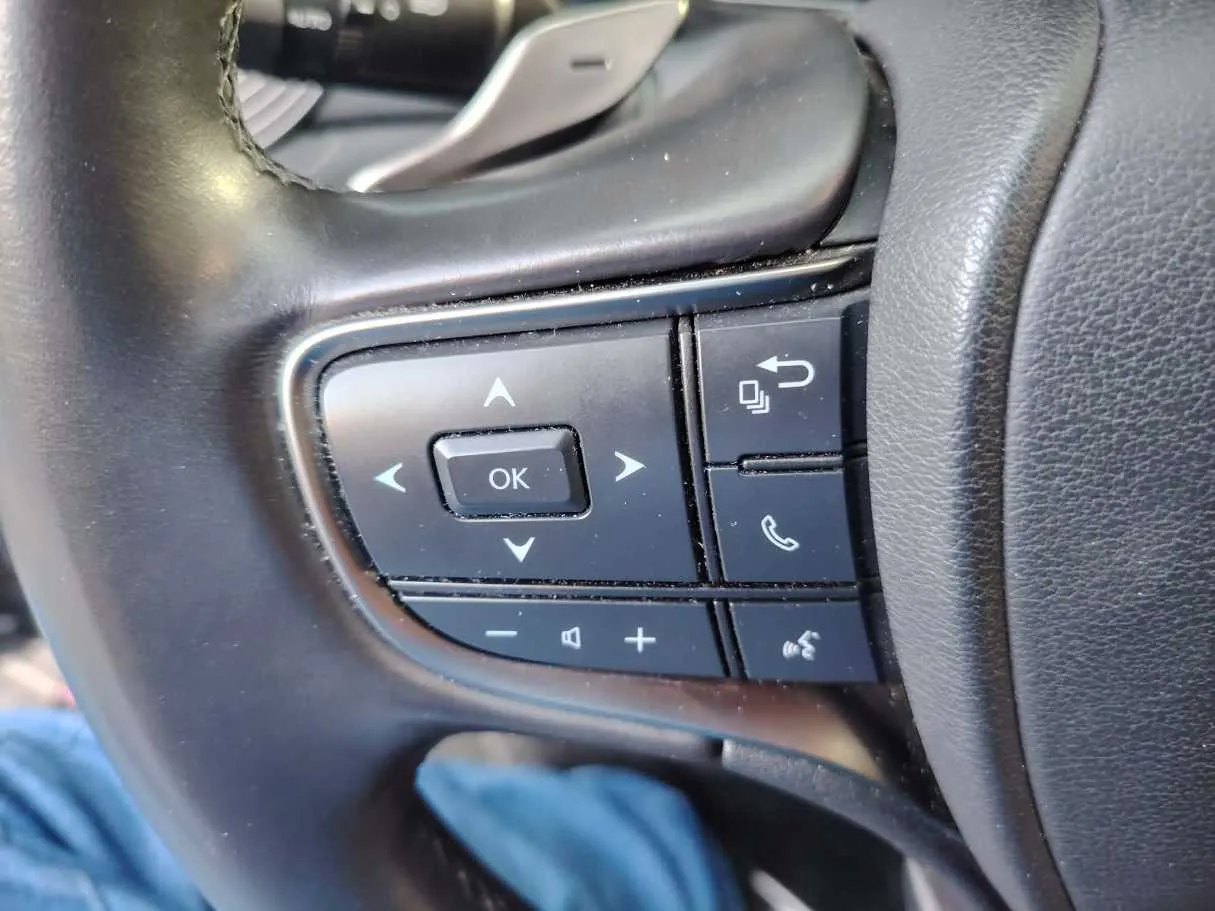 Car image 35