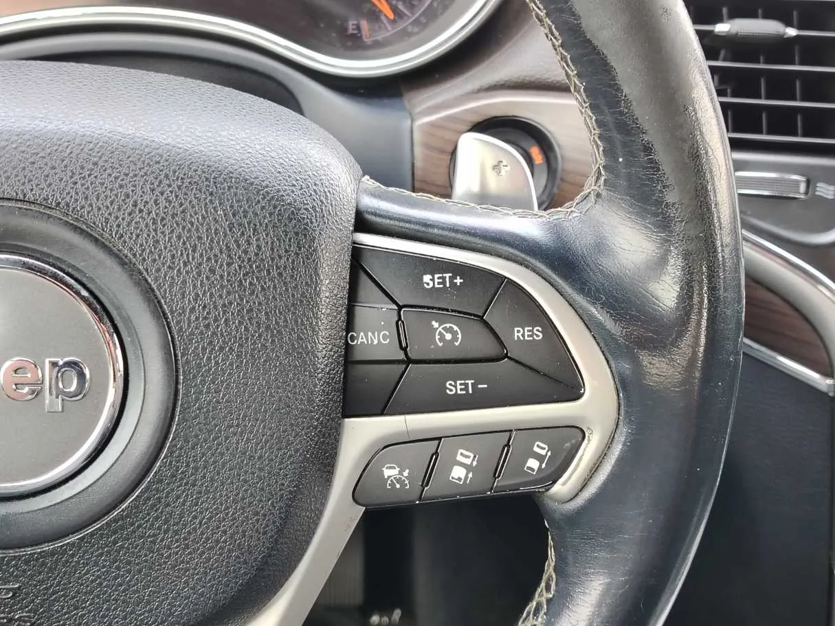 Car image 27