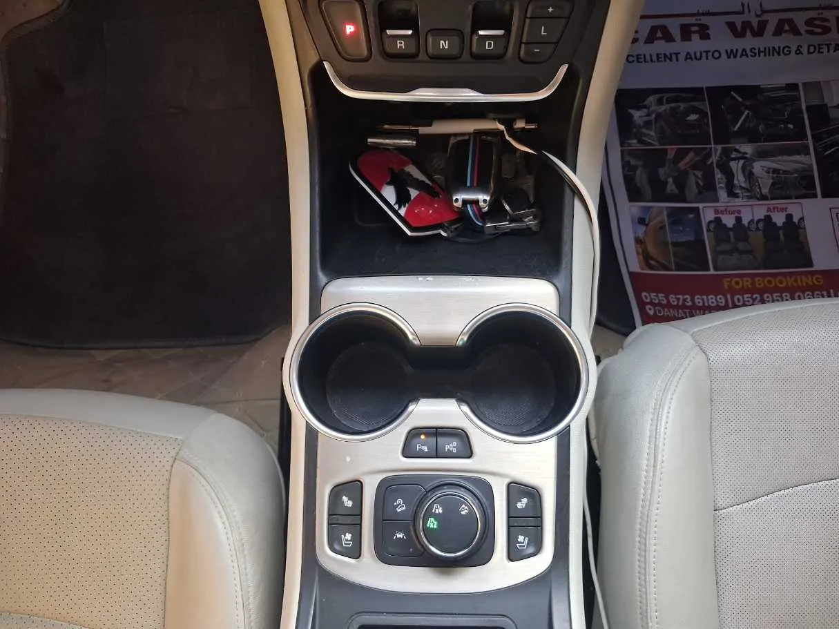 Car image 17