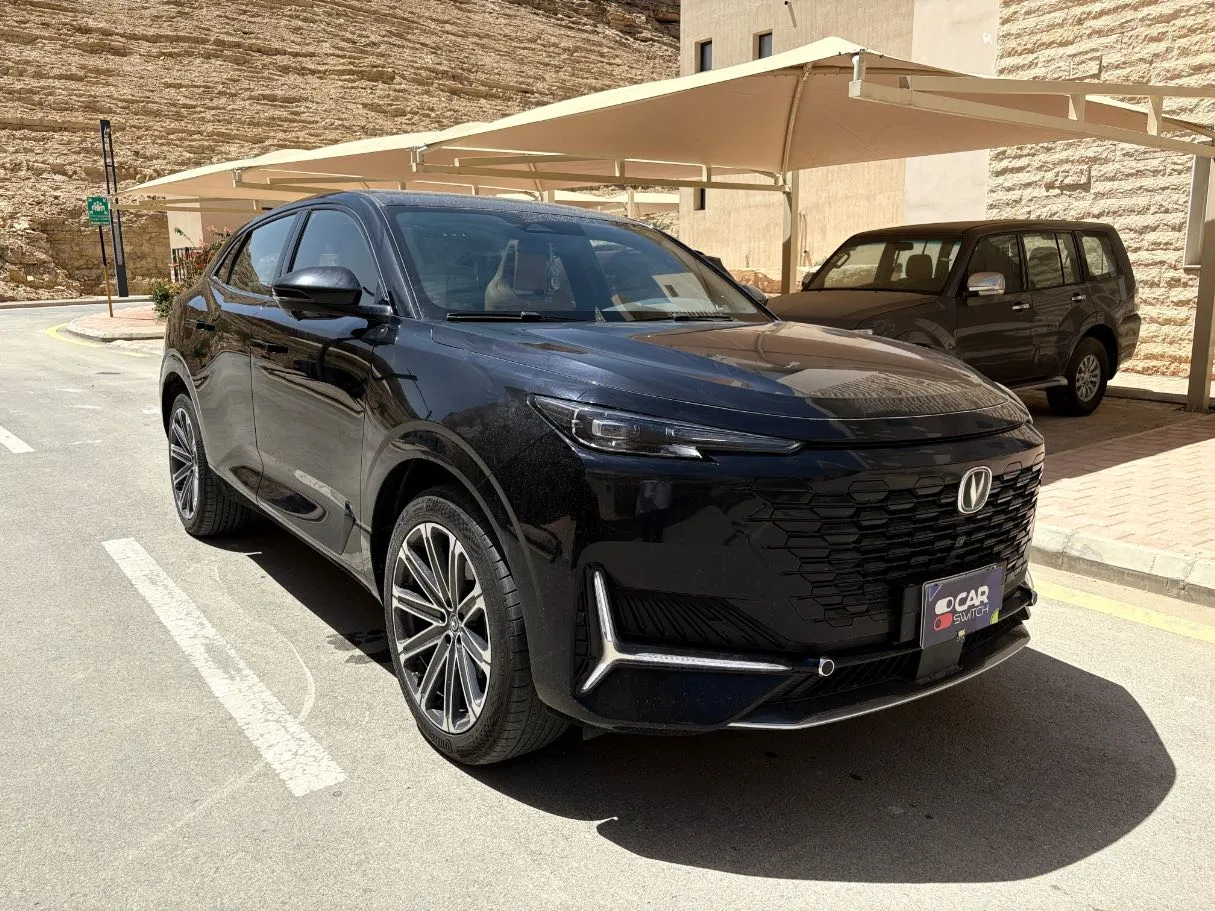 Car image 3