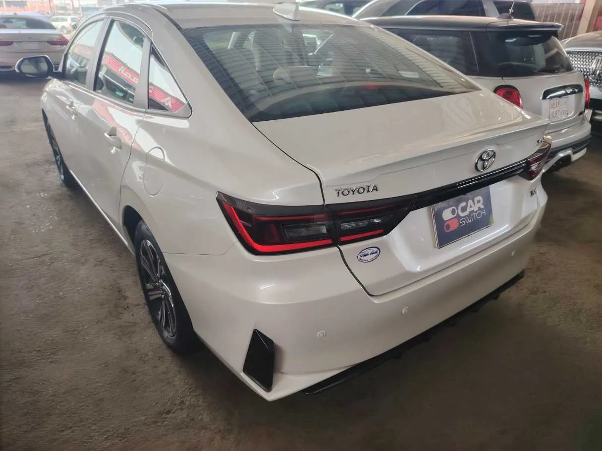 Car image 7