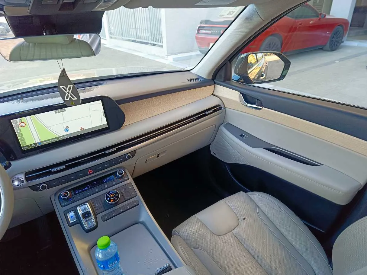 Car image 37