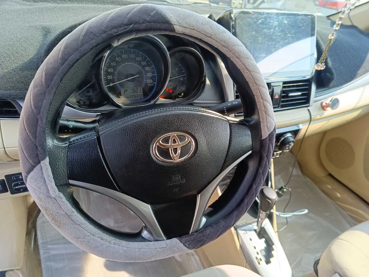 Car image 22