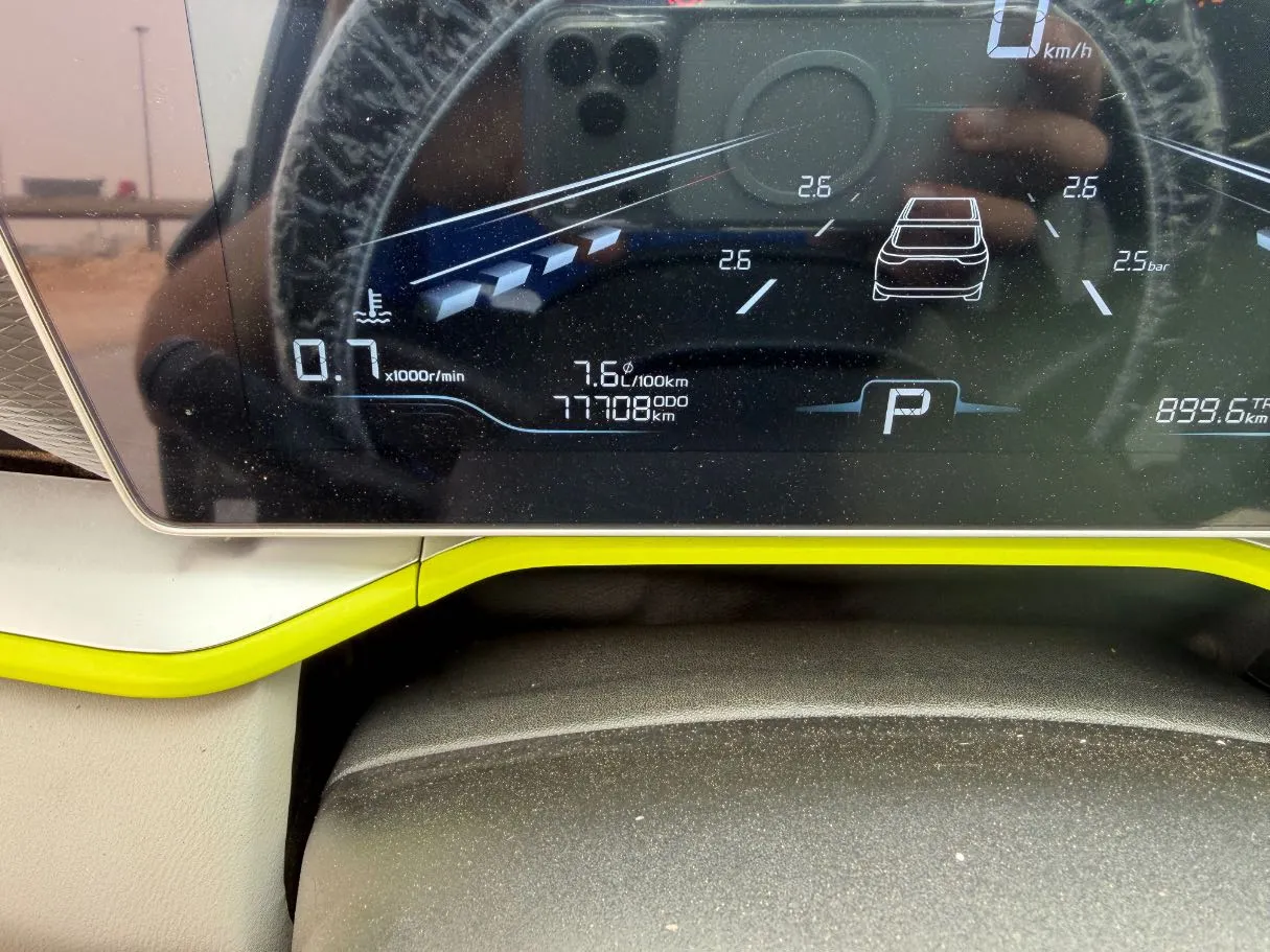 Car image 18