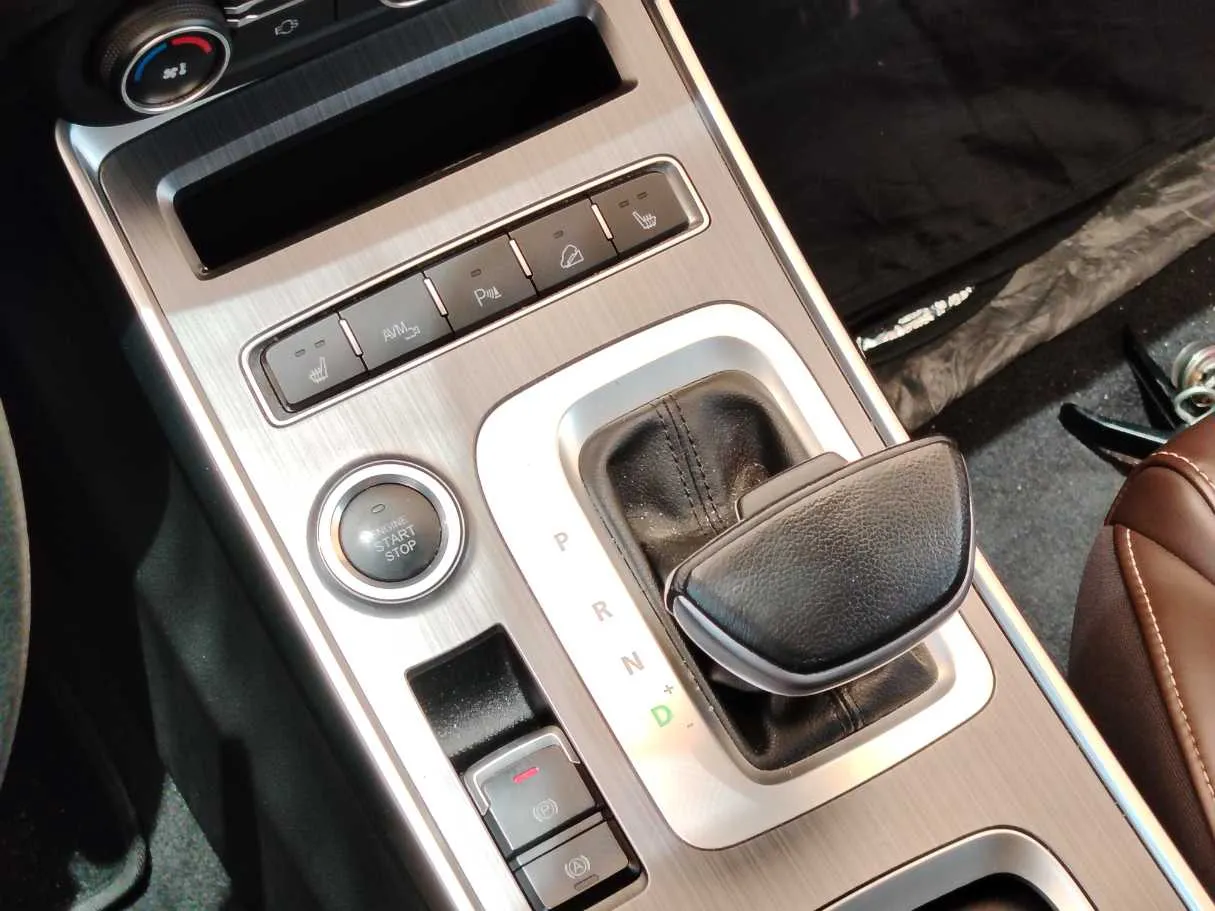 Car image 20