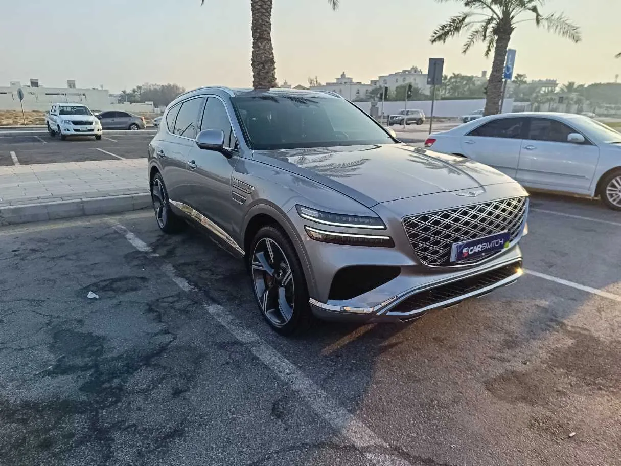 Car image 3