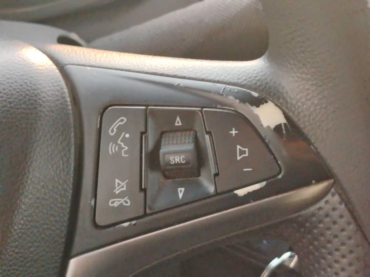 Car image 25
